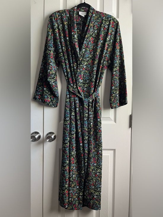 Jennifer Moore Other - Vintage Jennifer Moore Black Floral Belted Robe Size Medium